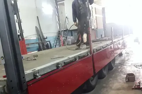 Fabrika tadilat alanındaki dorse · 8