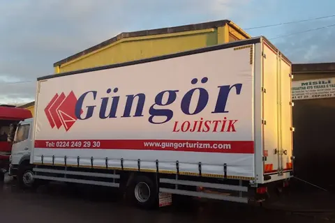 Kayar perde brandalı kamyonun dış görünümü · 52