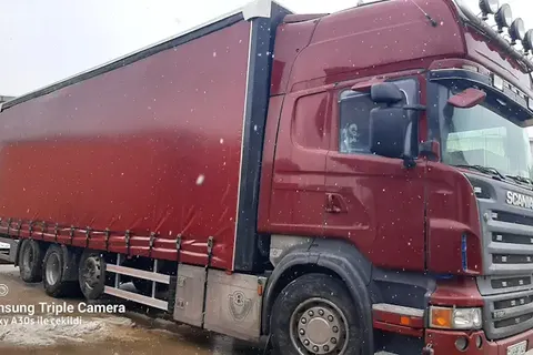 Branda kaplı dorsenin dış görünümü · 32