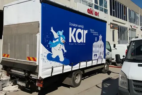 Kayar perde brandalı kamyonun dış görünümü · 115