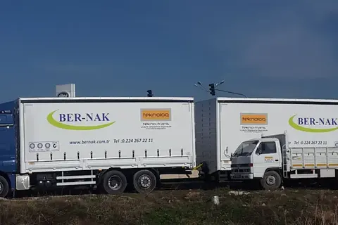 Kayar perde brandalı kamyonun dış görünümü · 46