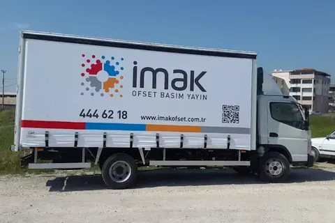 Kayar perde brandalı kamyonun dış görünümü · 99