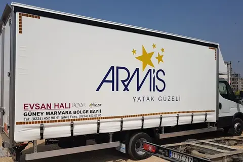 Kayar perde brandalı kamyonun dış görünümü · 65