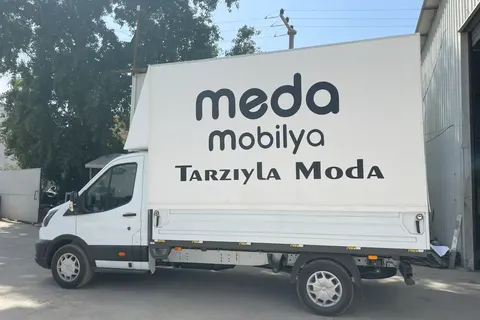 Branda kasalı kamyonetin dış görünümü · 28