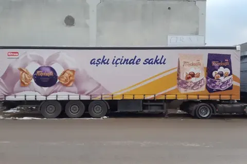 Kayar perde brandalı kamyonun dış görünümü · 40