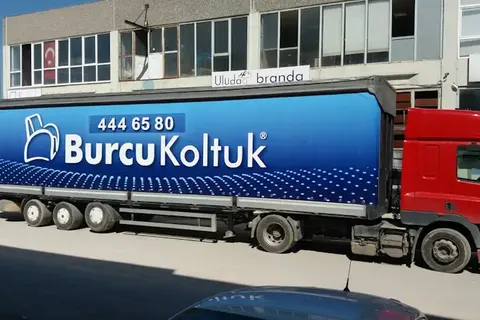 Kayar perde brandalı kamyonun dış görünümü · 60