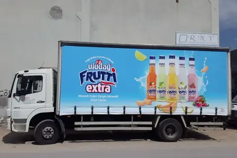 Kayar perde brandalı kamyonun dış görünümü · 101