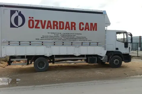 Kayar perde brandalı kamyonun dış görünümü · 57