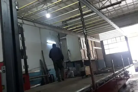 Fabrika tadilat alanındaki dorse · 11