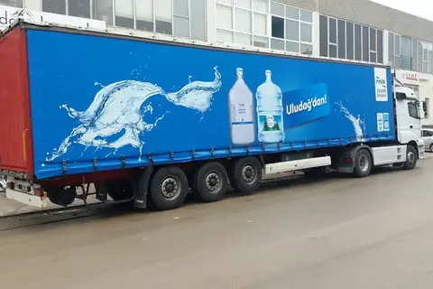 Kayar perde brandalı kamyonun dış görünümü · 112