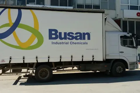 Kayar perde brandalı kamyonun dış görünümü · 30