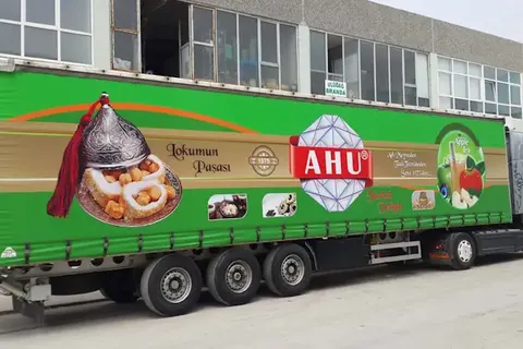 Kayar perde brandalı kamyonun dış görünümü · 77