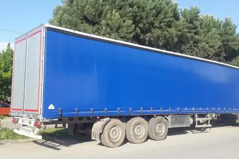 Kayar perde brandalı kamyonun dış görünümü · 78