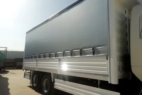 Kayar perde brandalı kamyonun dış görünümü · 13