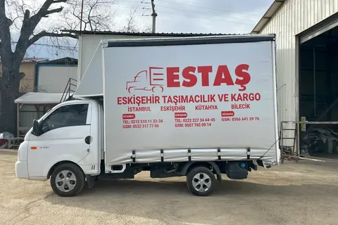 Branda kasalı kamyonetin dış görünümü · 18