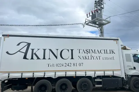 Kayar perde brandalı kamyonun dış görünümü · 21
