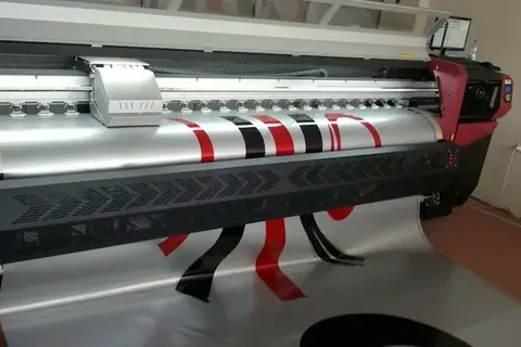 Geniş format dijital baskı makinesi · 2