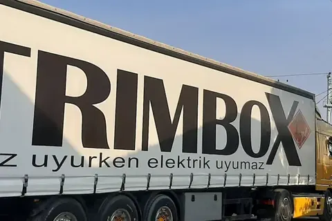 Kayar perde brandalı kamyonun dış görünümü · 88