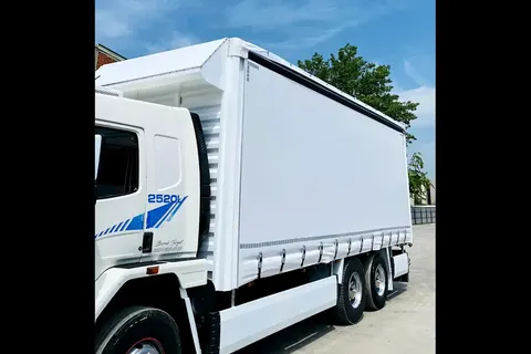 Kayar perde brandalı kamyonun dış görünümü · 8