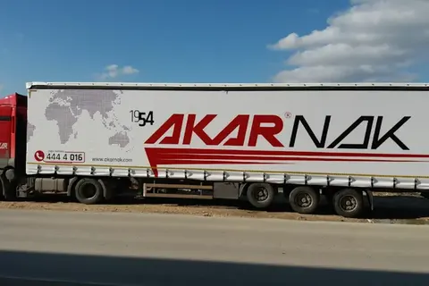 Kayar perde brandalı kamyonun dış görünümü · 102