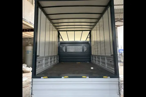 Kamyonet kasasının kapakları ve iç taşıma alanı · 24