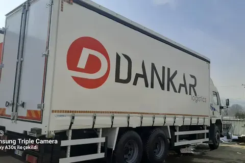 Kayar perde brandalı kamyonun dış görünümü · 92