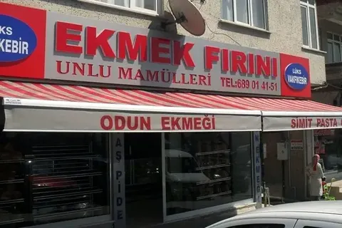 Açılır tente ile gölgelendirilmiş alan · 4