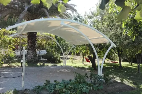 Branda kaplı otopark gölgeliği · 3