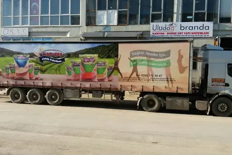 Kayar perde brandalı kamyonun dış görünümü · 35