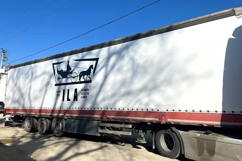 Branda kaplı dorsenin dış görünümü · 11