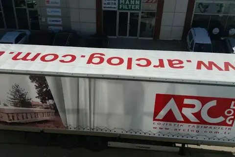 Kayar perde brandalı kamyonun dış görünümü · 113