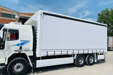 Kayar perde brandalı kamyonun dış görünümü · 7