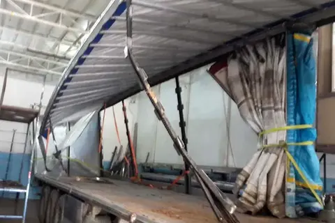 Fabrika tadilat alanındaki dorse · 1