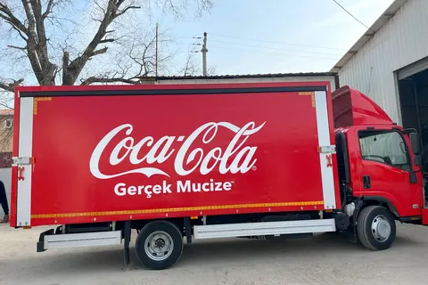 Kayar perde brandalı kamyonun dış görünümü · 17