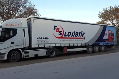 Kayar perde brandalı kamyonun dış görünümü · 39
