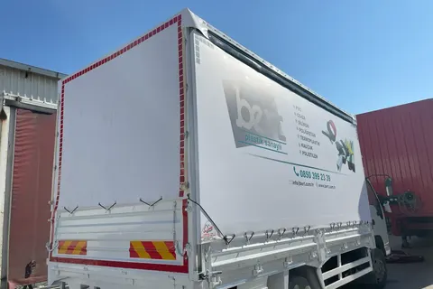 Kayar perde brandalı kamyonun dış görünümü · 24
