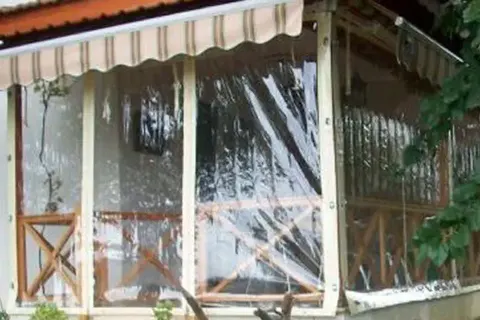 Şeffaf malzemeyle kapatılmış dış mekân · 6