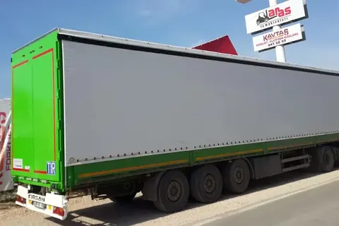 Branda kaplı dorsenin dış görünümü · 39